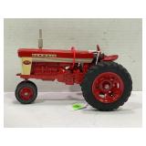ERTL 1/16 MCCORMICK FARMALL 460 DIESEL NARROW