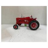 ERTL 1/16 MCCORMICK FARMALL 300 TRACTOR WITH WIDE