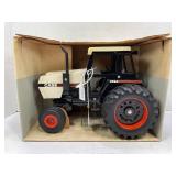 ERTL 1/16 CASE 2594 CAB OVER TRACTOR IN ORIGINAL