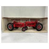 SCALE MODELS 1/16 CASE IH SUPER H & SUPER M 1999/