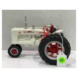 1/16 MCCORMICK FARMALL SUPER M DEMONSTRATOR WHITE