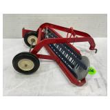 TRU-SCALE 1/16 SIDE DELIVERY RAKE W/CRANK HEIGHT