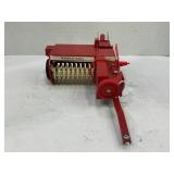 ERTL 1/16 INTERNATIONAL SQUARE BAILER - WORKS