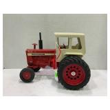 ERTL 1/16 INTERNATIONAL TURBO FARMALL 1456 CAB