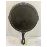 NO. 8 CAST IRON SKILLET WITH HEAT RING - 10"