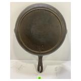 NO. 8 CAST IRON SKILLET WITH HEAT RING - 10 5/8"