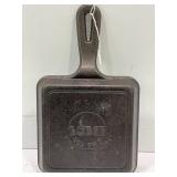 LODGE 5WS CAST IRON SQUARE SKILLET - 5"