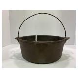 5 QUART CAST IRON DUTCH OVEN WITH  HANDLE