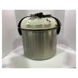 HANDY HOT VINTAGE WASHING MACHINE BY CHICAGO