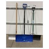 LOT OF 3 SNOW SHOVELS