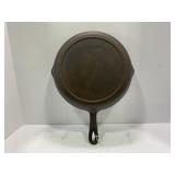NO. 8 CAST IRON SKILLET WITH HEAT RING - 10"