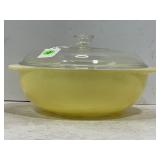 PYREX 024 YELLOW CASSEROLE DISH W/ LID