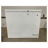 GE COMPACT CHEST FREEZER - CAPACITY 7 CUBIC FOOT