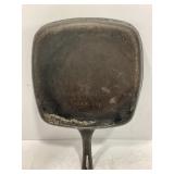 CAST IRON THUMBPRINT 9" SQUARE SKILLET MADE IN