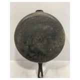 WAGNERWARE NO. 8 CAST IRON CHICKEN FRYER