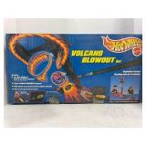 1997 HOT WHEELS VOLCANO BLOWOUT SET IN ORIGINAL