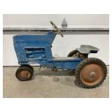 ERTL FORD MODEL NO. F-68 PEDAL TRACTOR