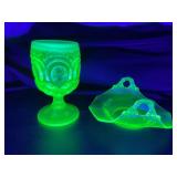 VINTAGE L. E. SMITH MOON & STAR OPALESCENT VASELIN