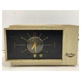 AIRLINE CLOCK RADIO MODEL GRX1650A EGGSHELL WHITE