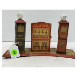 MARX TOYS TIN LITHO GAS STATION TOY - INCOMPLETE