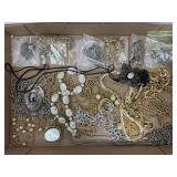 LOT OF VINTAGE WOMEN