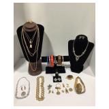 LOT OF VINTAGE JEWELRY