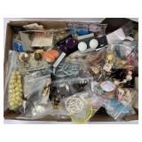 LOT OF VINTAGE COSTUME JEWELRY