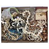 LOT OF VINTAGE COSTUME JEWELRY