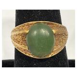 10KT MEN'S GREEN STONE RING SIZE 9 TW 8.3G