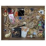 LOT OF VINTAGE & NEWER PINS & BROOCHES