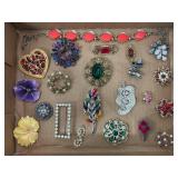 VINTAGE LOT OF PINS, BROOCHES, CLIP-ON EARRINGS &