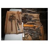 LARGE LOT OF VINTAGE HAND TOOLS - PIPE WRENCHES,