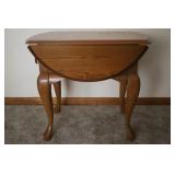 DOUBLE DROP LEAF QUEEN ANN STYLE OVAL SIDE TABLE