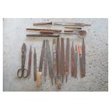 LARGE LOT OF VINTAGE HAND FILES, CHISELS AND MORE