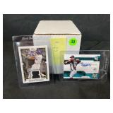 MISC LOT OF SPORTS BASEBALL CARDS