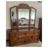THOMASVILLE 5 PC. QUEEN SIZE BEDROOM SUITE WITH