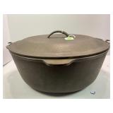 #12 CAST IRON DUTCH OVEN WITH LID AND HANDLE -