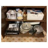 CONTENTS OF CABINET IN KITCHEN - PYREX, FIRE KING,