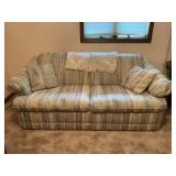 FLEXSTEEL MARK 5 FOLD OUT SLEEPER COUCH - 72'