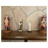 REMAINDER IN LIVING ROOM - BOOKS, DECOR, LAMPS,