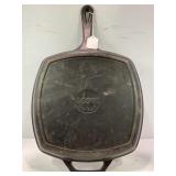 LODGE CAST IRON SQUARE GRIDDLE SKILLET - 10'