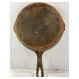 WAGNER WARE CAST IRON SKILLET WITH CENTER LOGO - 7