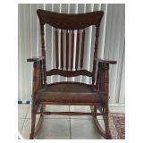 ANTIQUE OAK ROCKING CHAIR