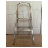 WERNER FOLDING 42" ALUMINUM STEP STOOL MODEL 244
