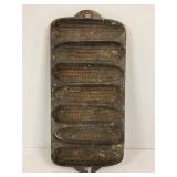 WAGNER WARE CAST IRON 7 SLOT CORN BREAD PAN