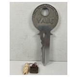 YALE ALUMINUM DECORATIVE KEY AND MASTER LOCK