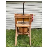 JAFFREY CLASSIC WOODEN CIDER PRESS