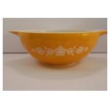 PYREX BUTTERFLY GOLD 444 CINDERELLA BOWL