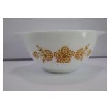 PYREX BUTTERFLY GOLD 441 CINDERELLA BOWL