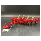 ERTL INTERNATIONAL HARVERSTER 4-BOTTOM PLOW -